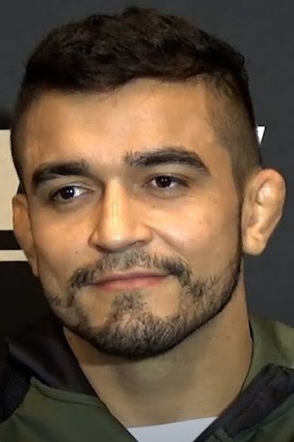 Andre Muniz backdrop