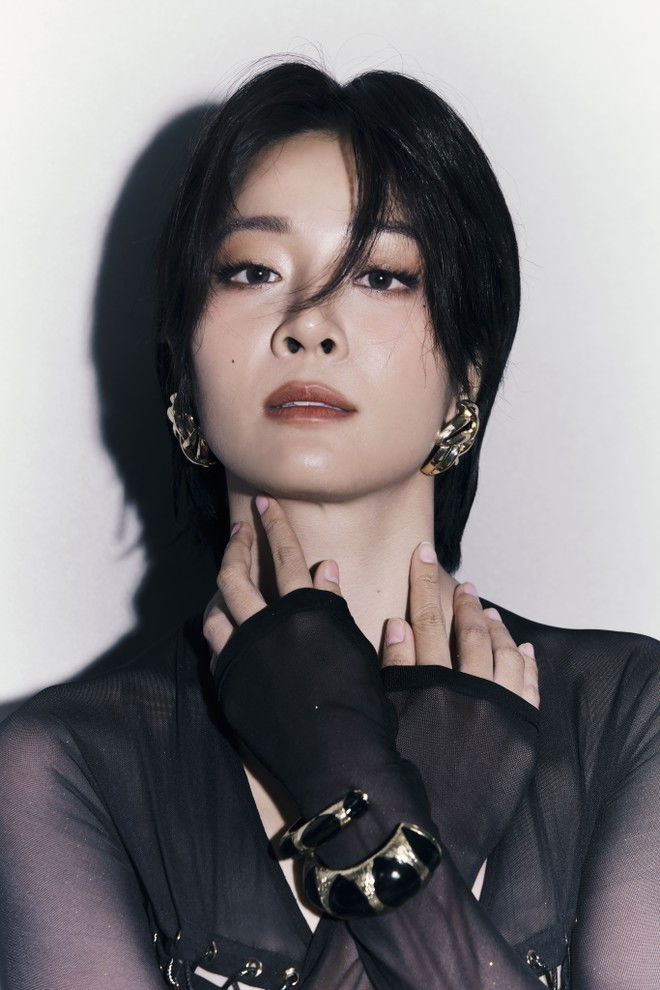 Karen Nguyễn backdrop