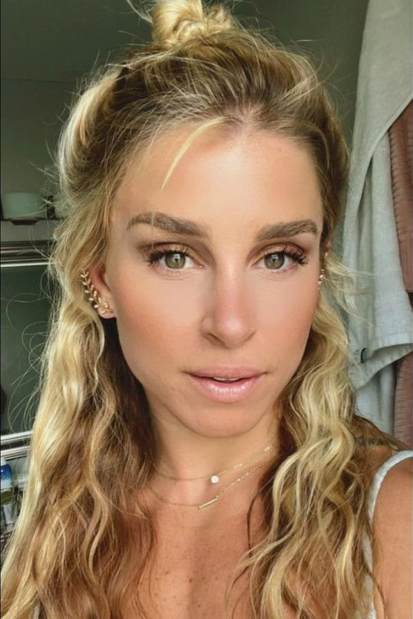 Hannah Goldy backdrop