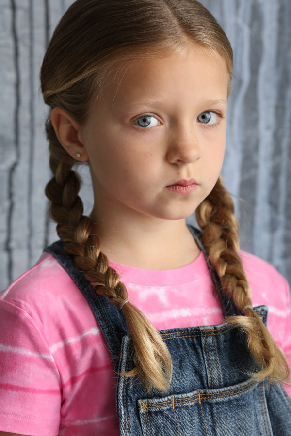 Addison Ross backdrop