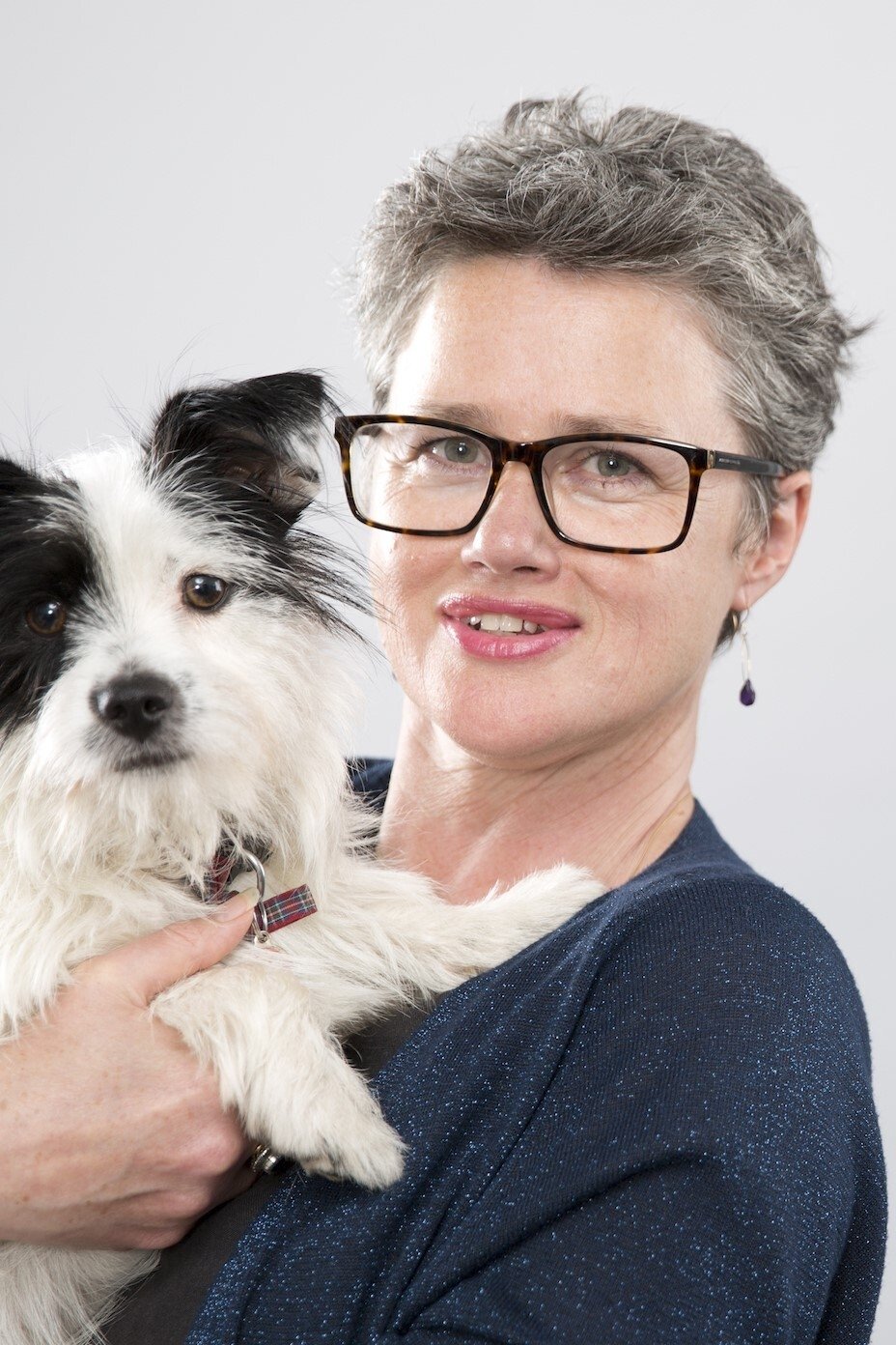 Simone Pereira Hind backdrop