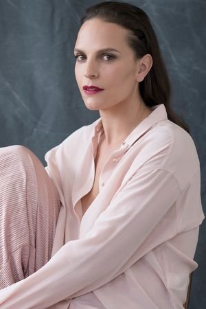 Efrat Arnon backdrop