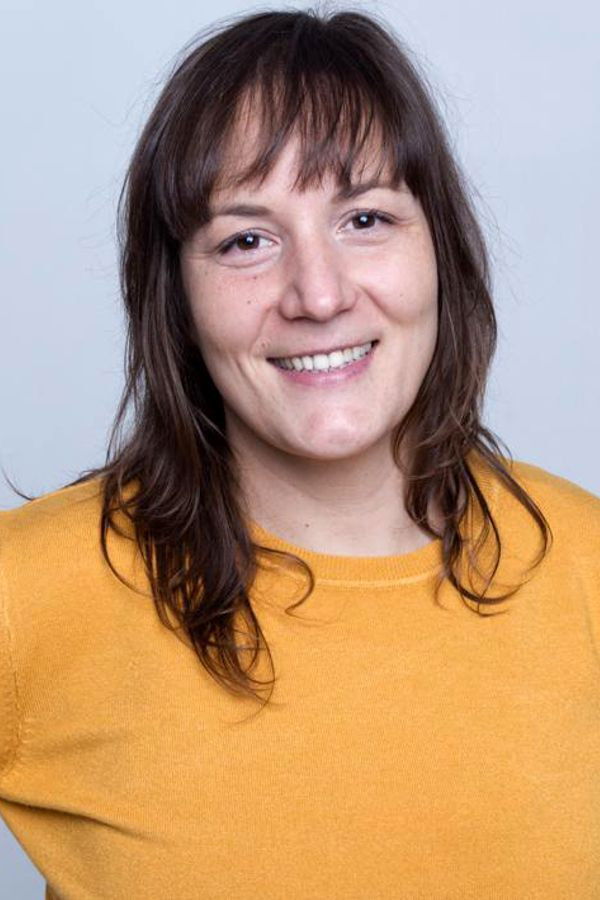 Laura Pérez backdrop