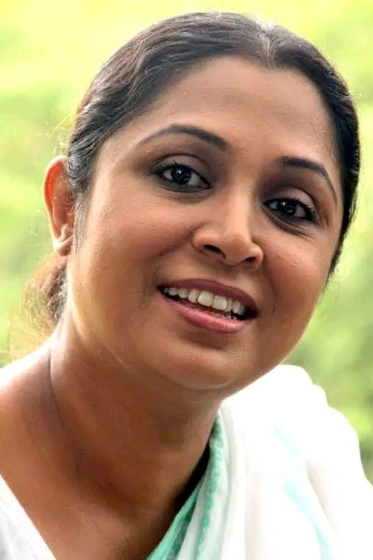 Saberi Alam backdrop