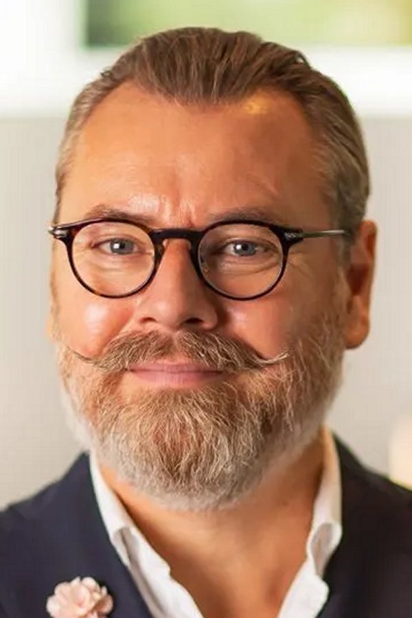 Lars Elbæk backdrop