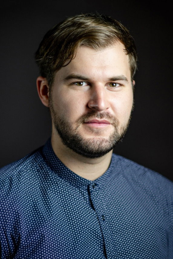 Peter Martinček backdrop