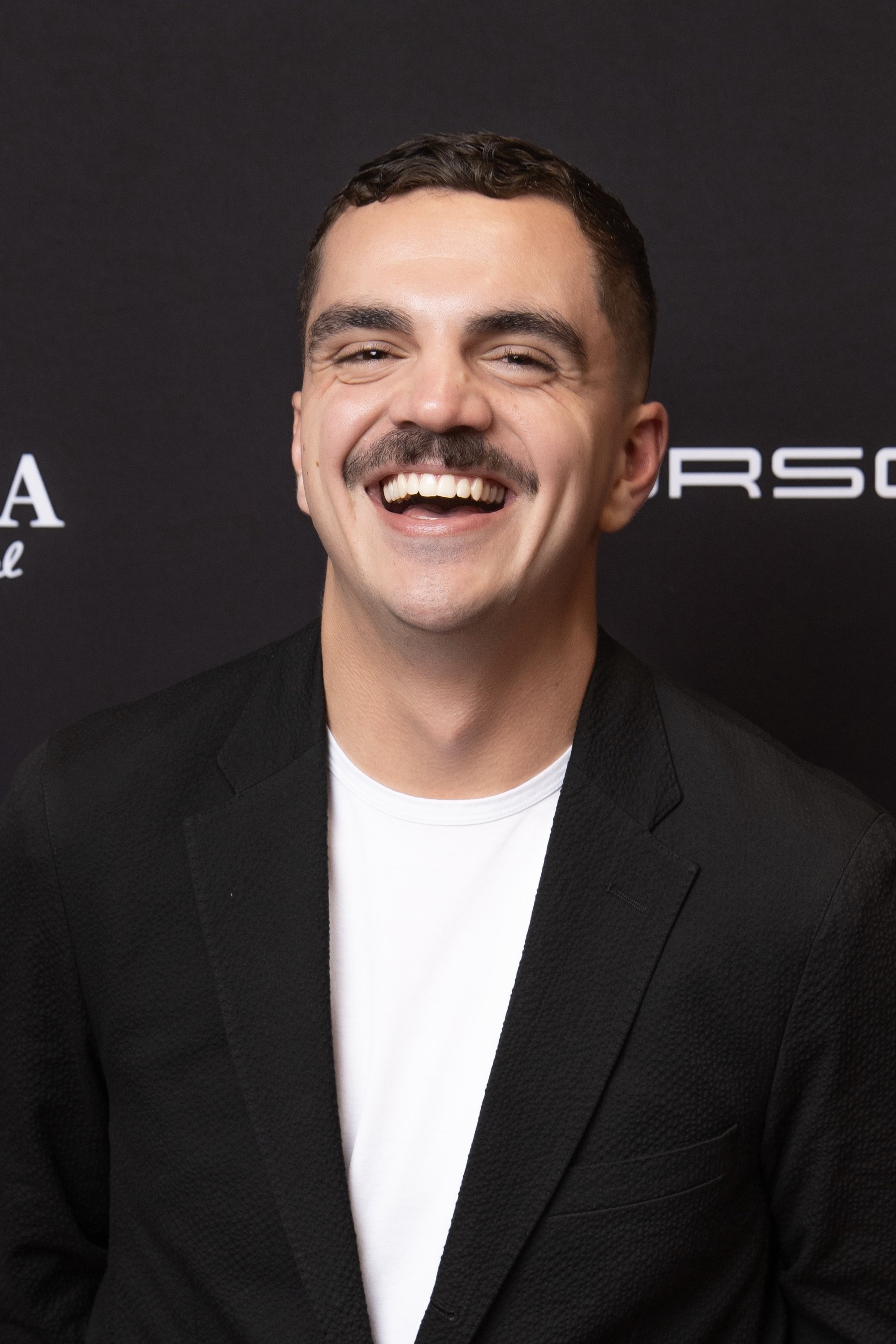 Thom Hilton backdrop