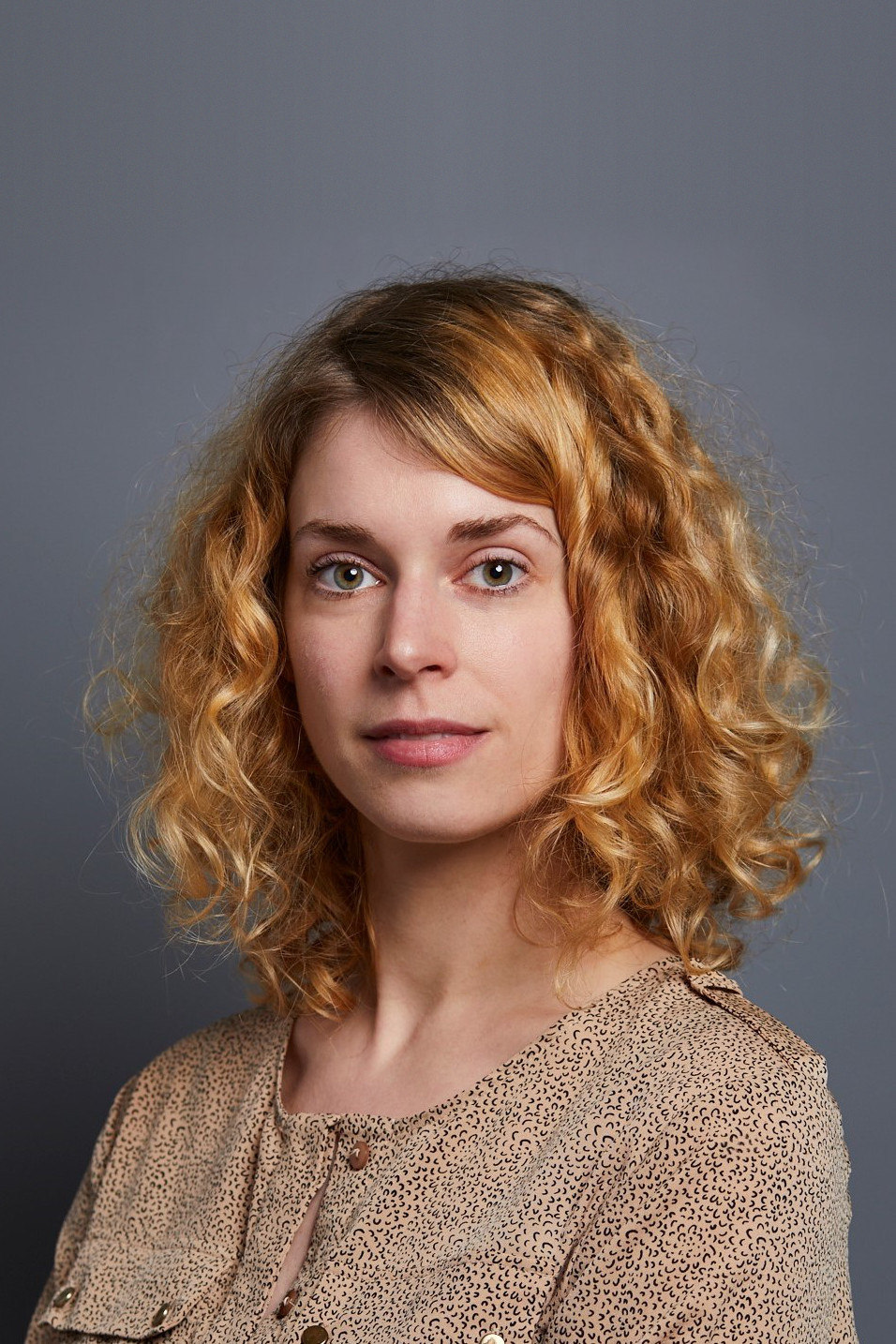 Emy Koopman backdrop