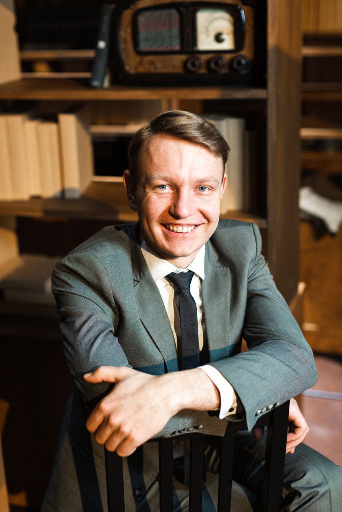 Artis Drozdovs backdrop