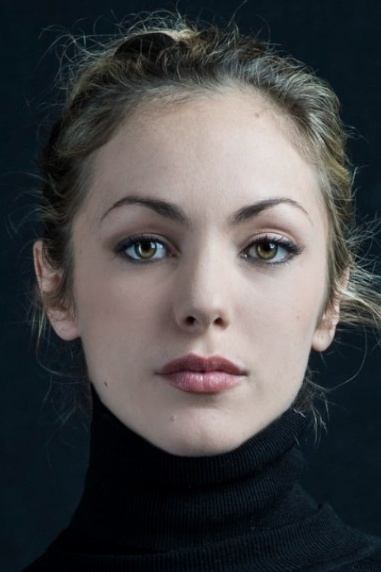 Charlotte Ranson backdrop