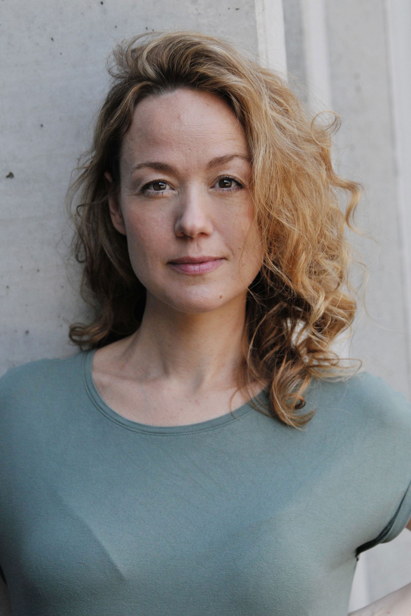 Coco Carjell backdrop