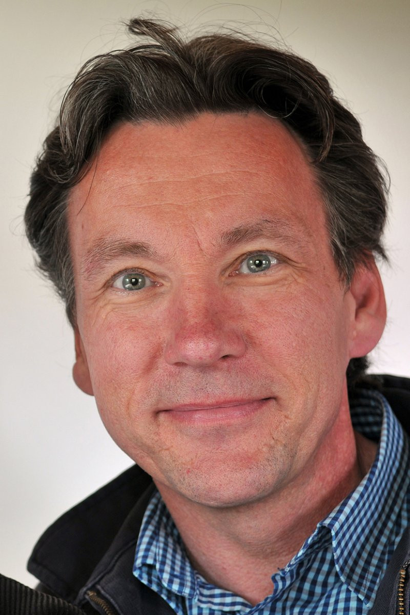 Michael Wikke backdrop