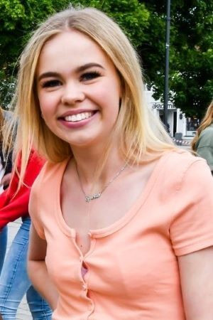 Amalie Sporsheim backdrop