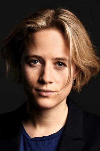 Trin Hjortkjær Thomsen backdrop