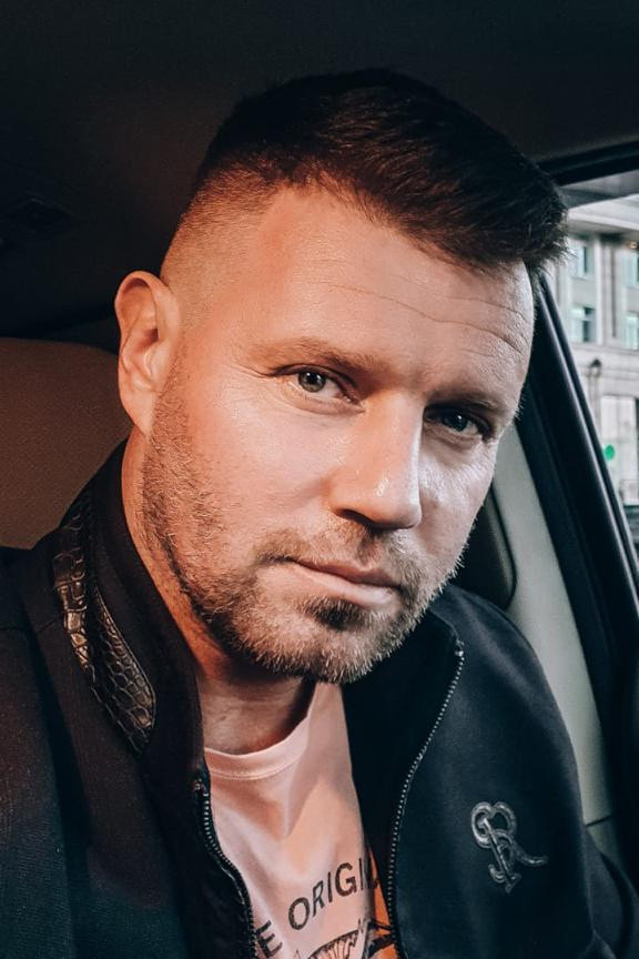 Boris Bedrosov backdrop