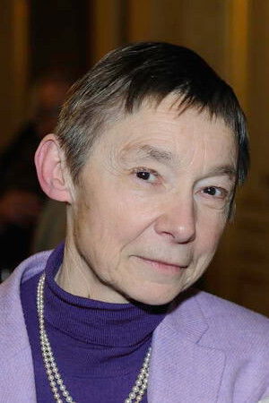 Monique Mund-Dopchie backdrop