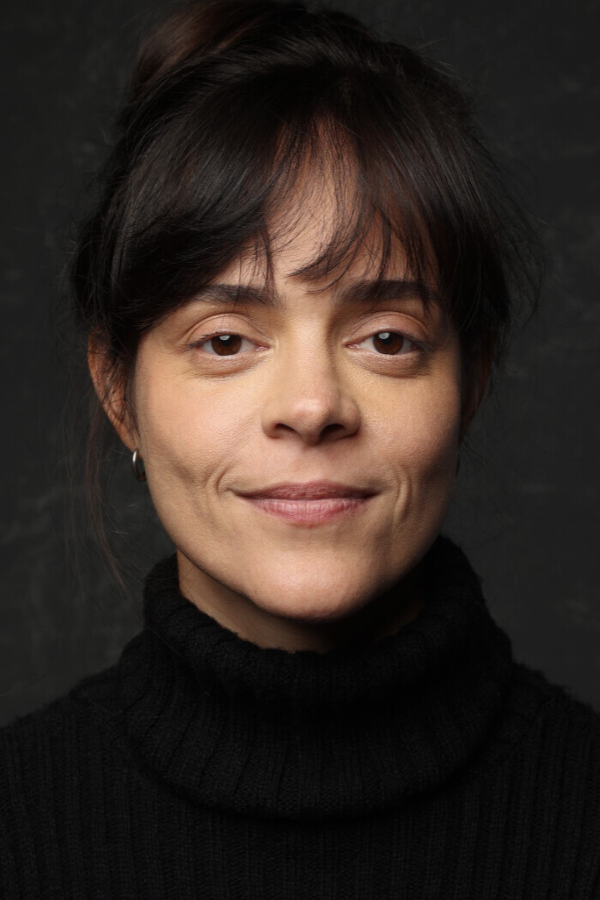 Araci Breckenfeld backdrop