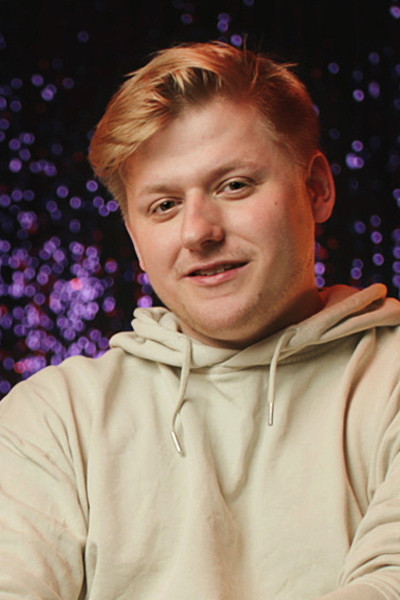 Sebastian Hotz backdrop