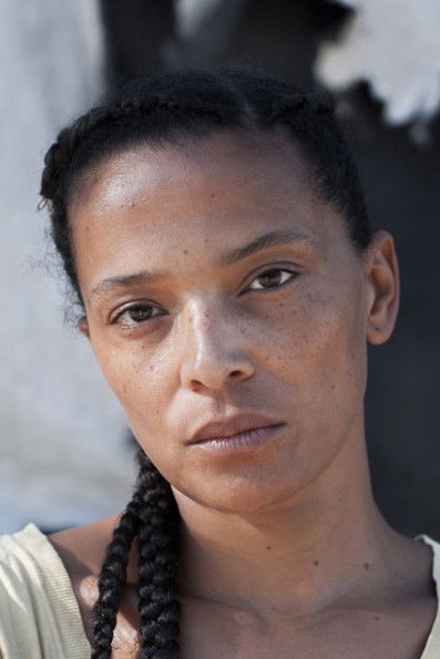 Clarisse Albrecht backdrop