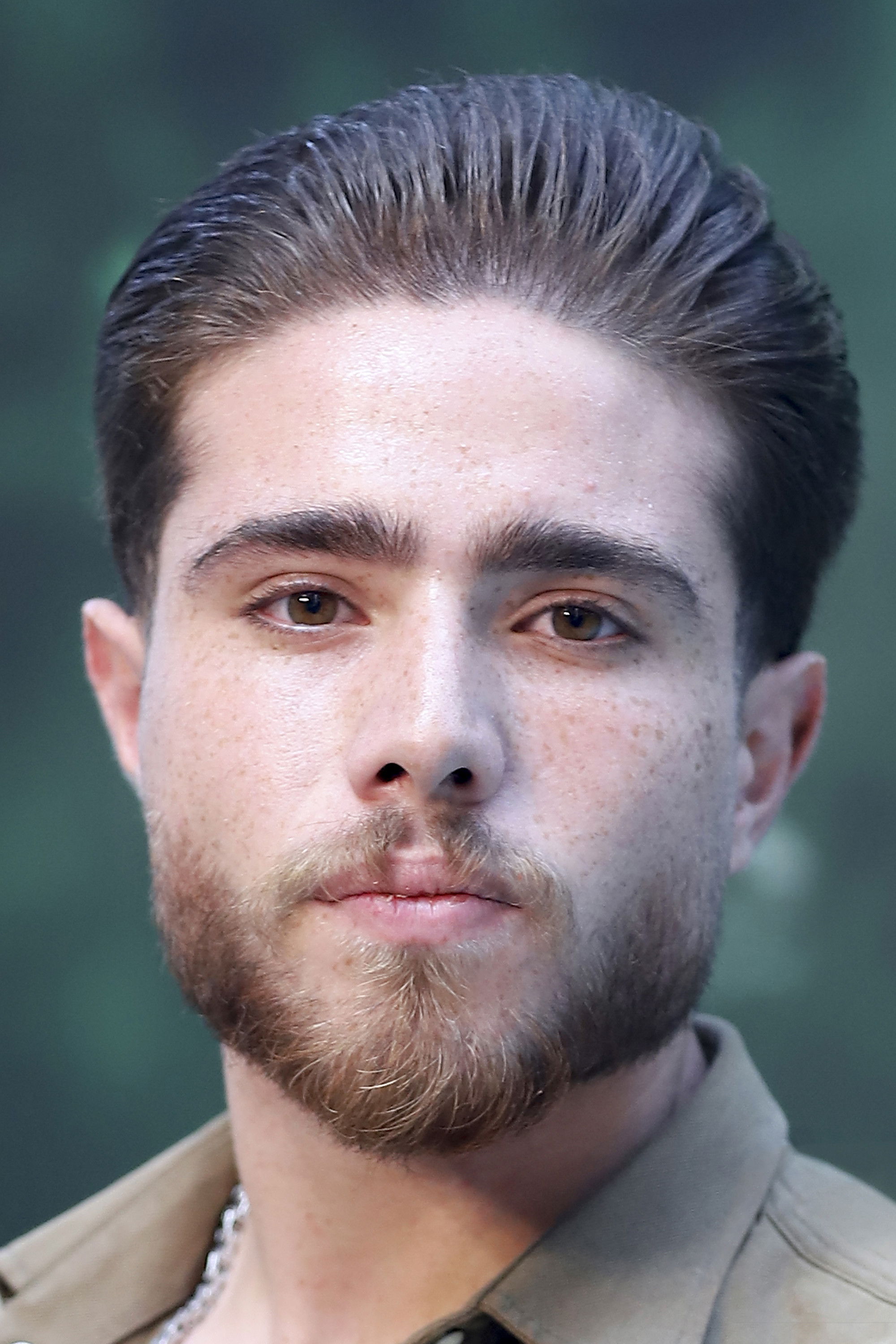 Roohollah Zamani backdrop