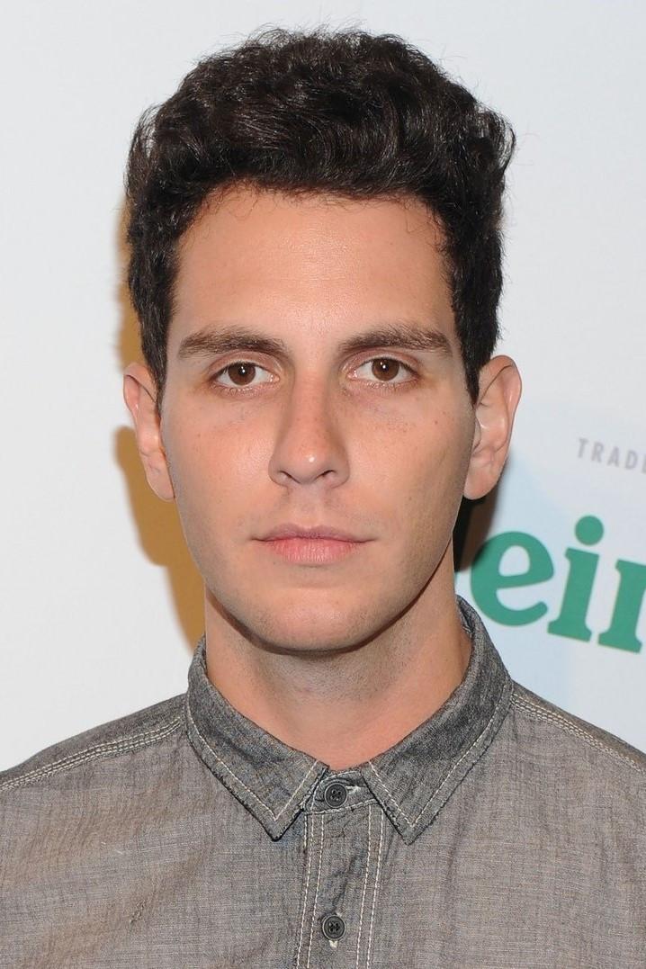 Gabe Saporta backdrop