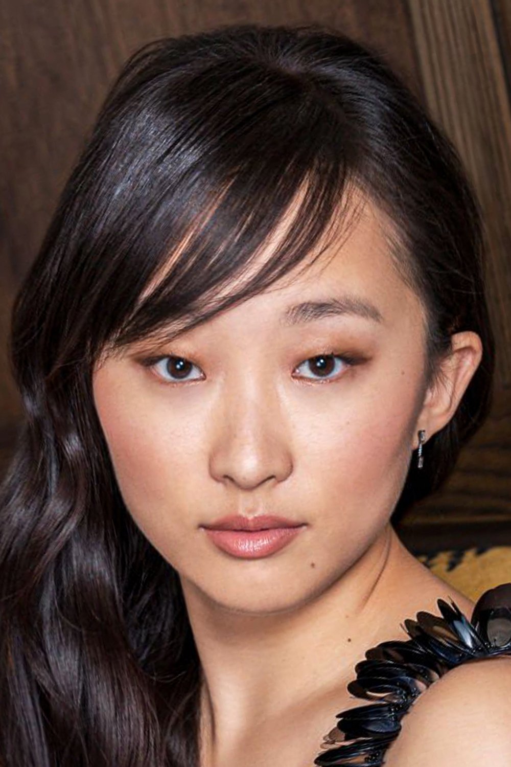 Ji-young Yoo backdrop