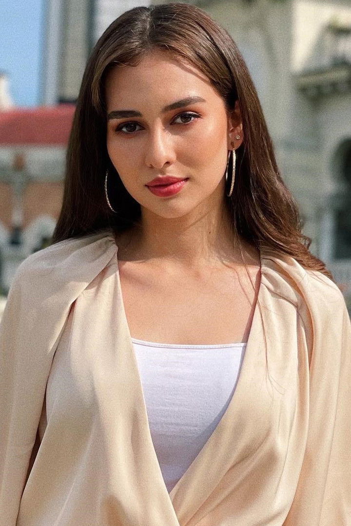 Anna Jobling backdrop