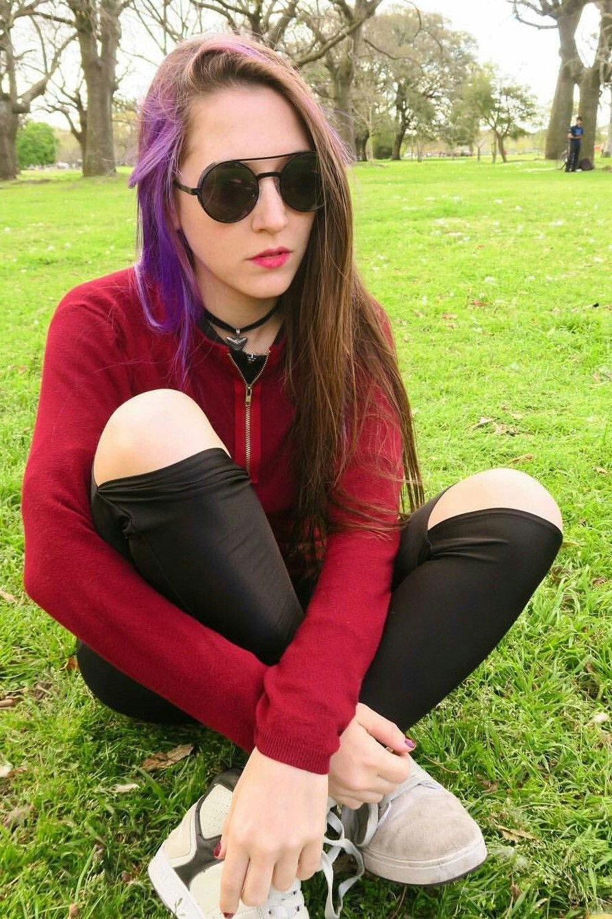 Daiana Hernández backdrop