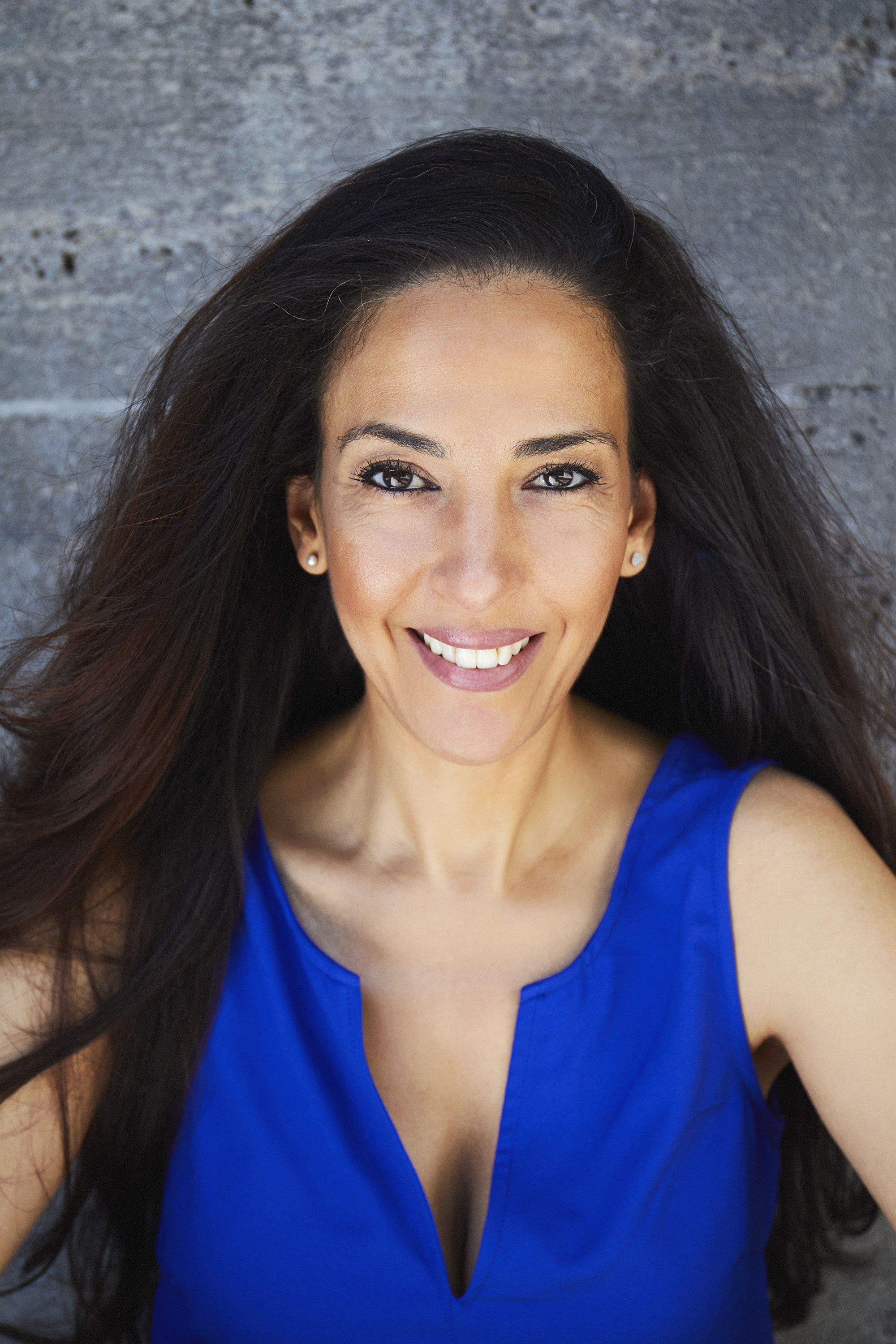 Meryem Moutaoukkil backdrop