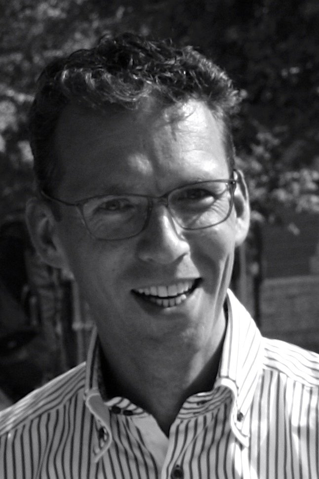 Daniel Müller backdrop