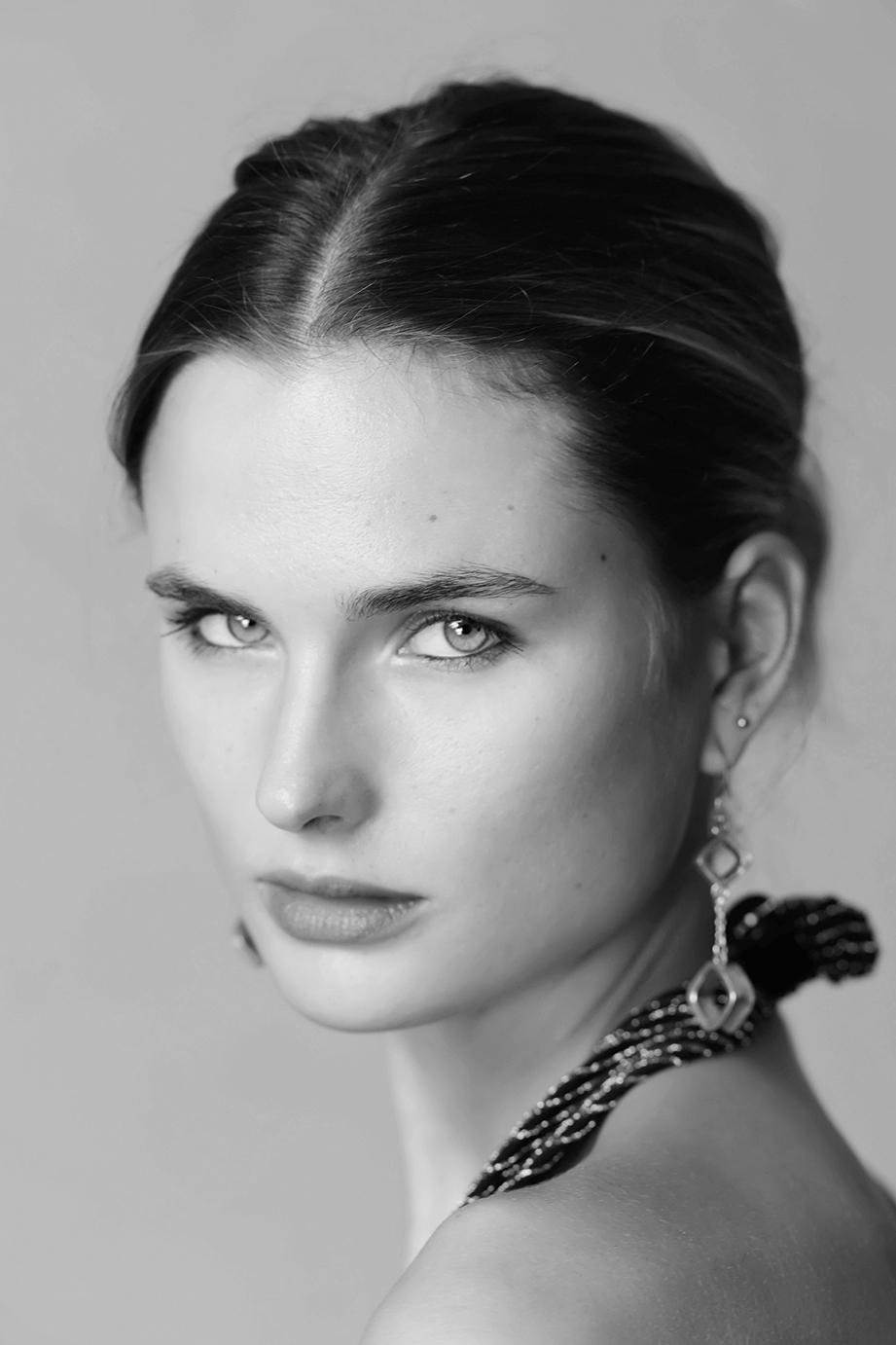 Alba De Torrebruna backdrop