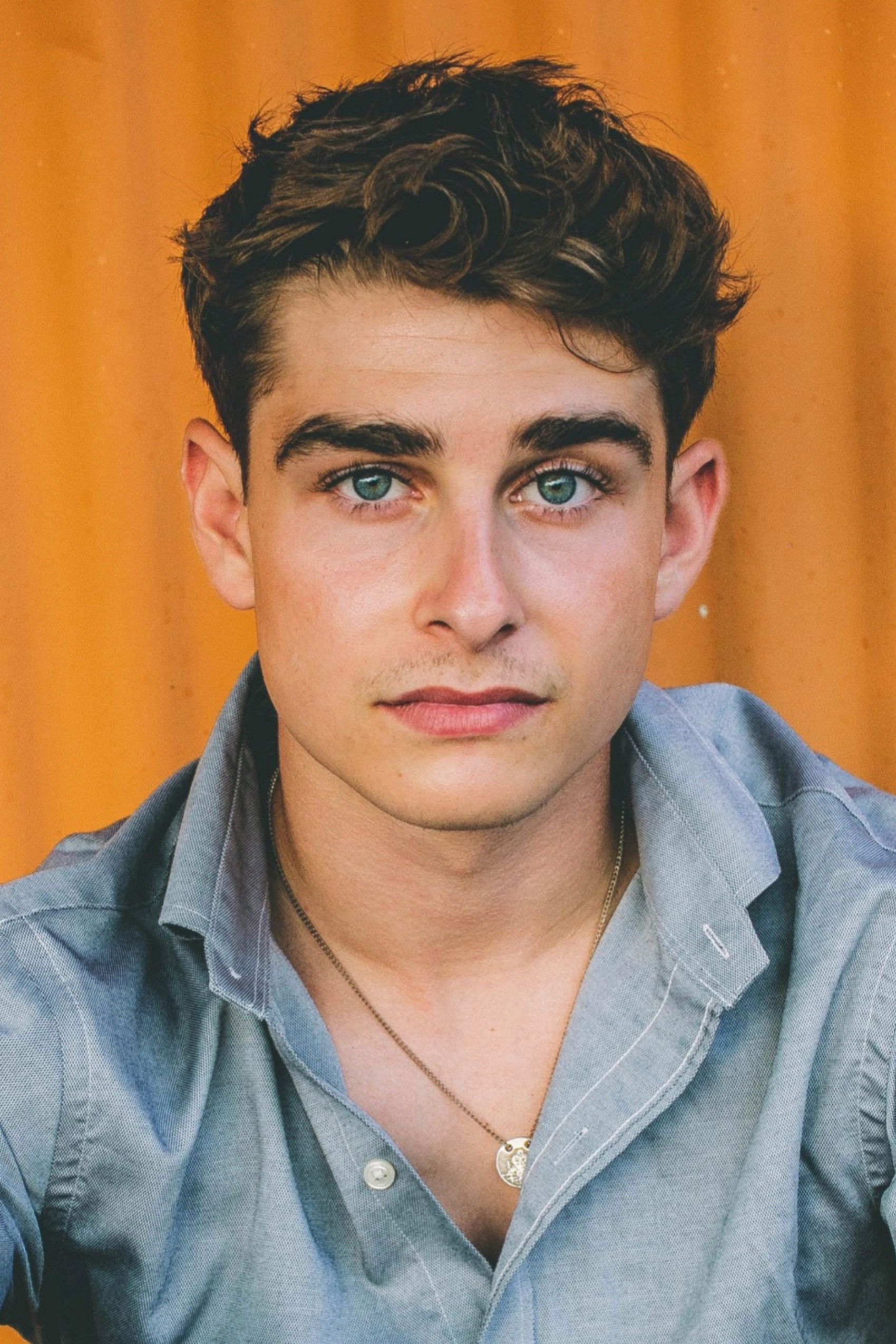 Conner Piers backdrop