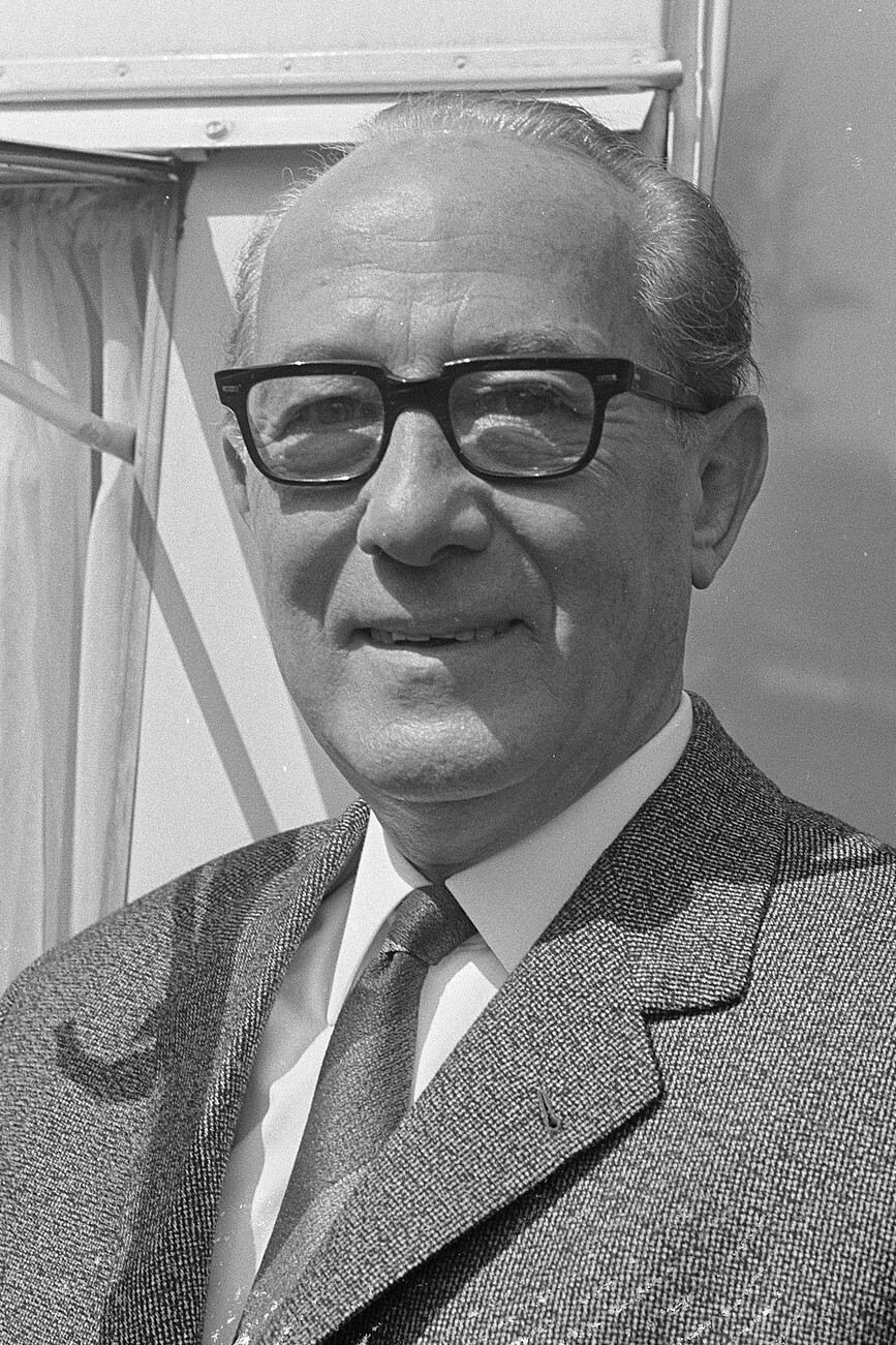 Herman Tholen backdrop