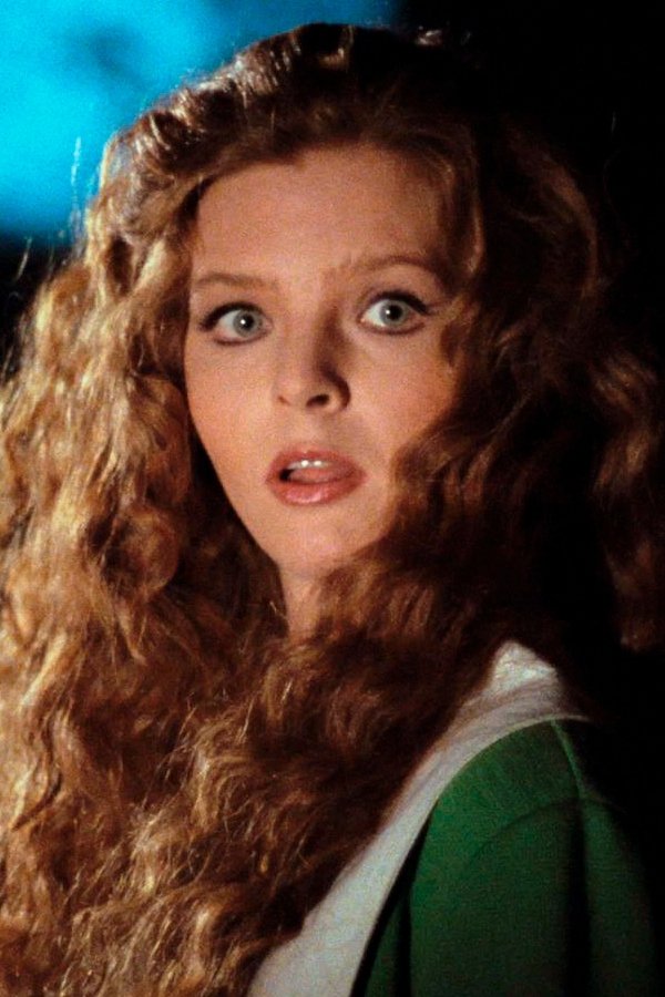 Nikoleta Elmi backdrop