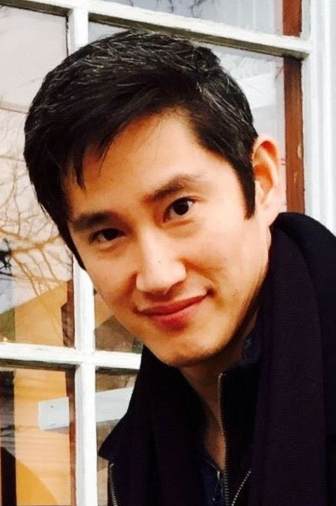 Moses Farrow backdrop