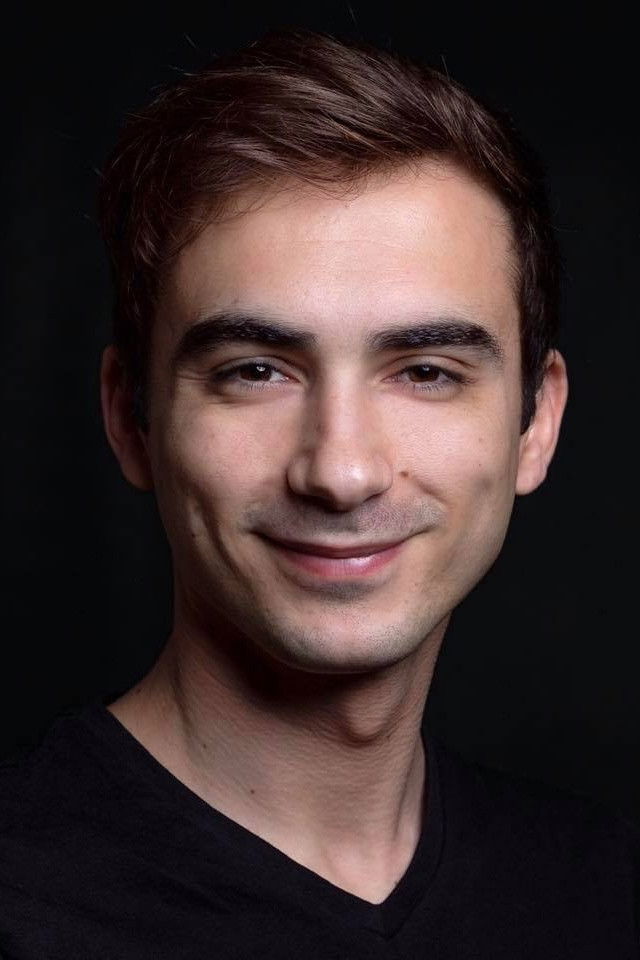 Flávio Gil backdrop