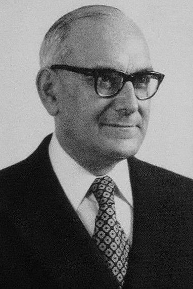 Marcelo Caetano backdrop