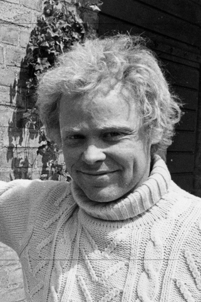 Peter Louis-Jensen backdrop