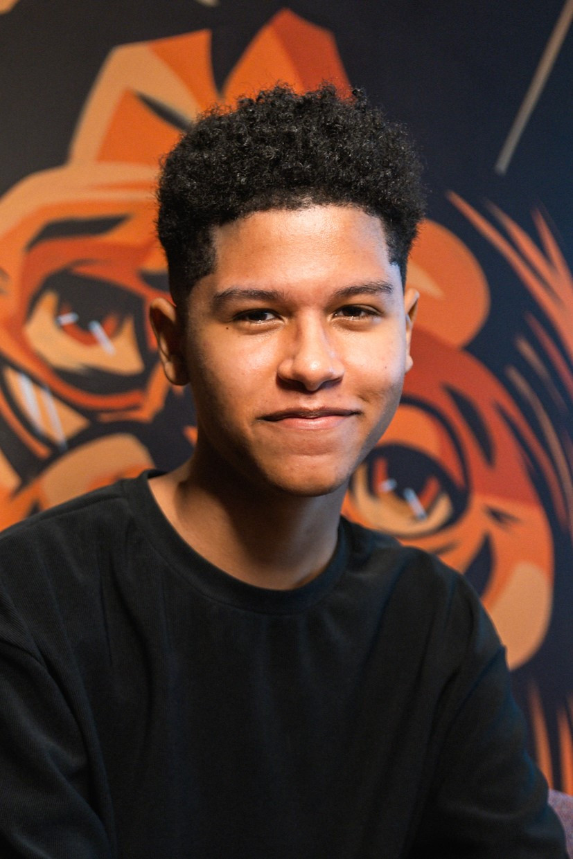 Kaique Brito backdrop