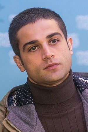 Arman Darvish backdrop