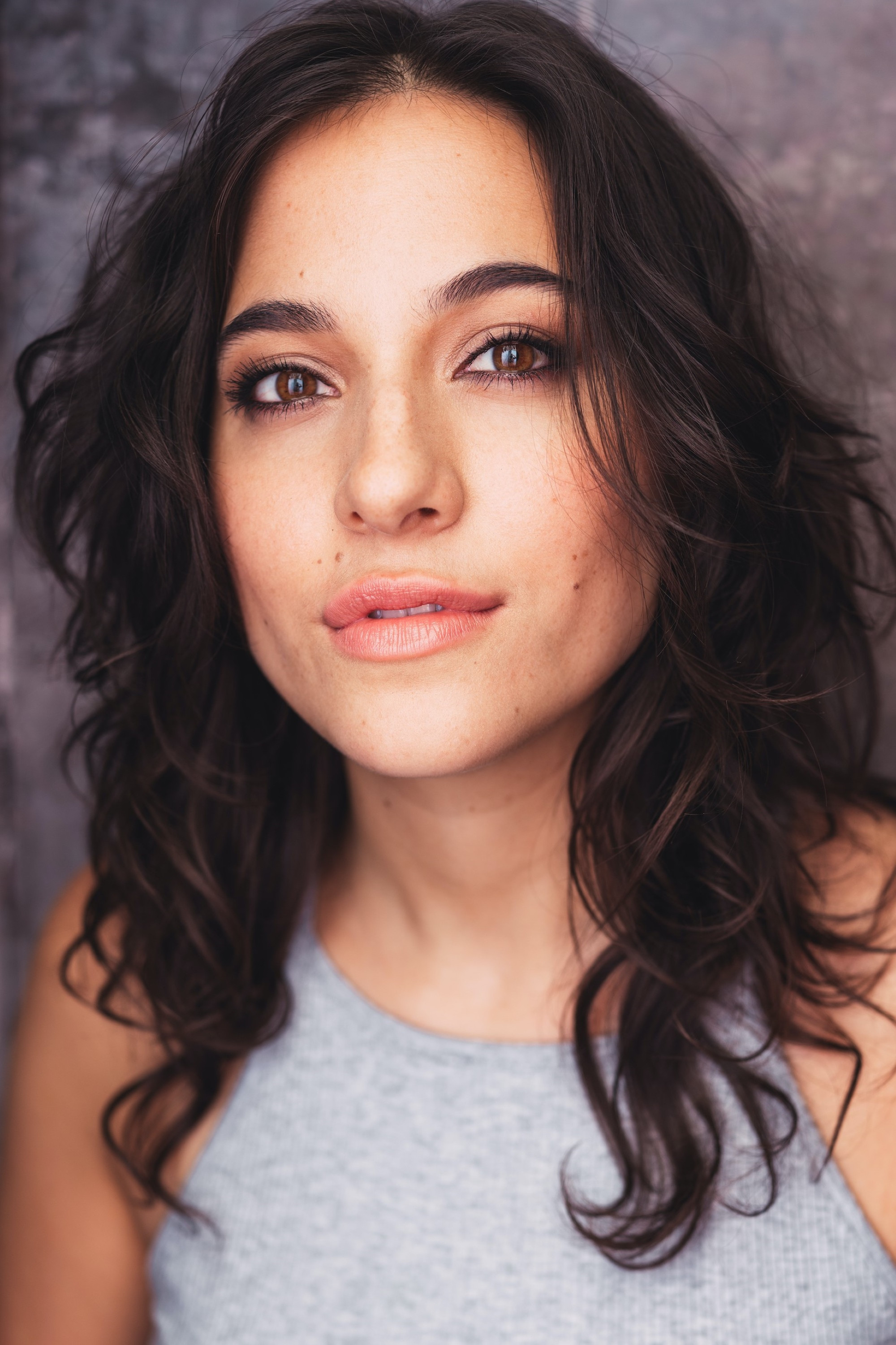 Wilder Yari backdrop