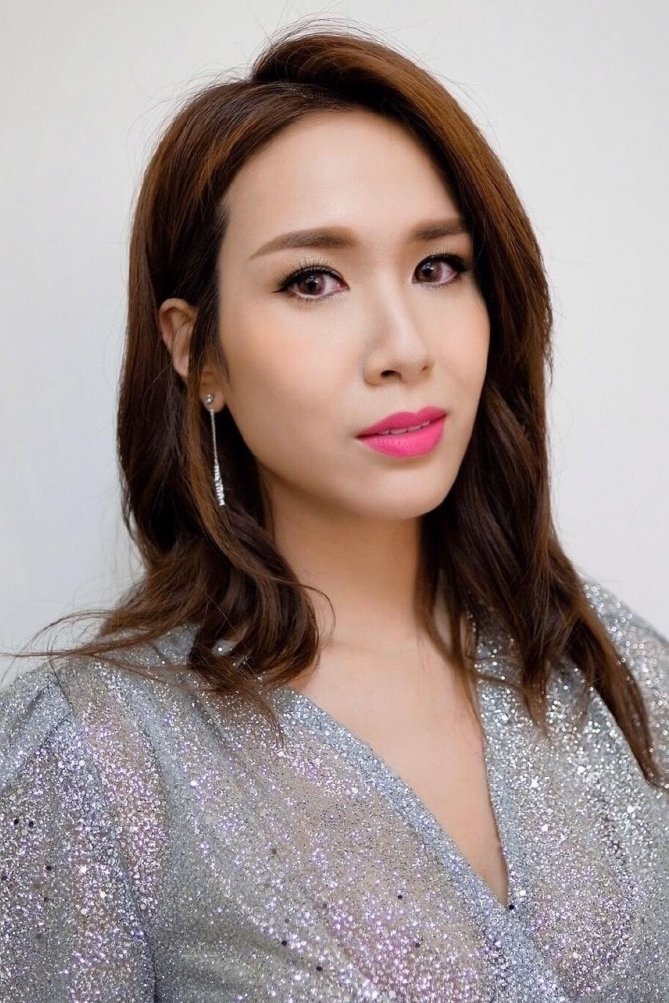 Lisa Chong Si-Ming backdrop