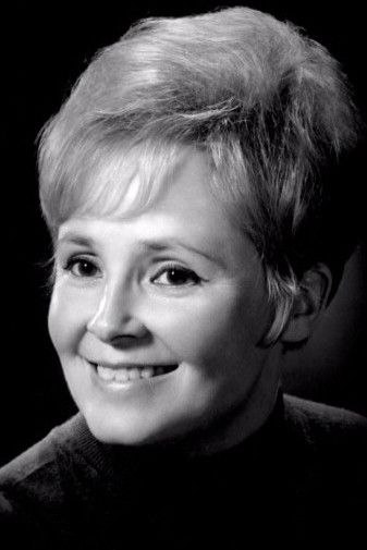 Ève Gagnier backdrop