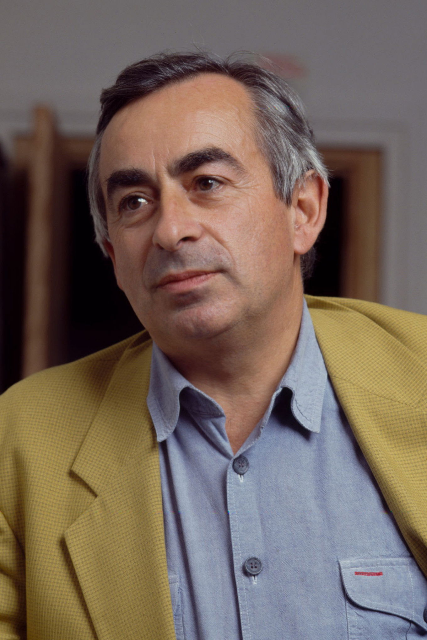 Jean-Claude Deniau backdrop