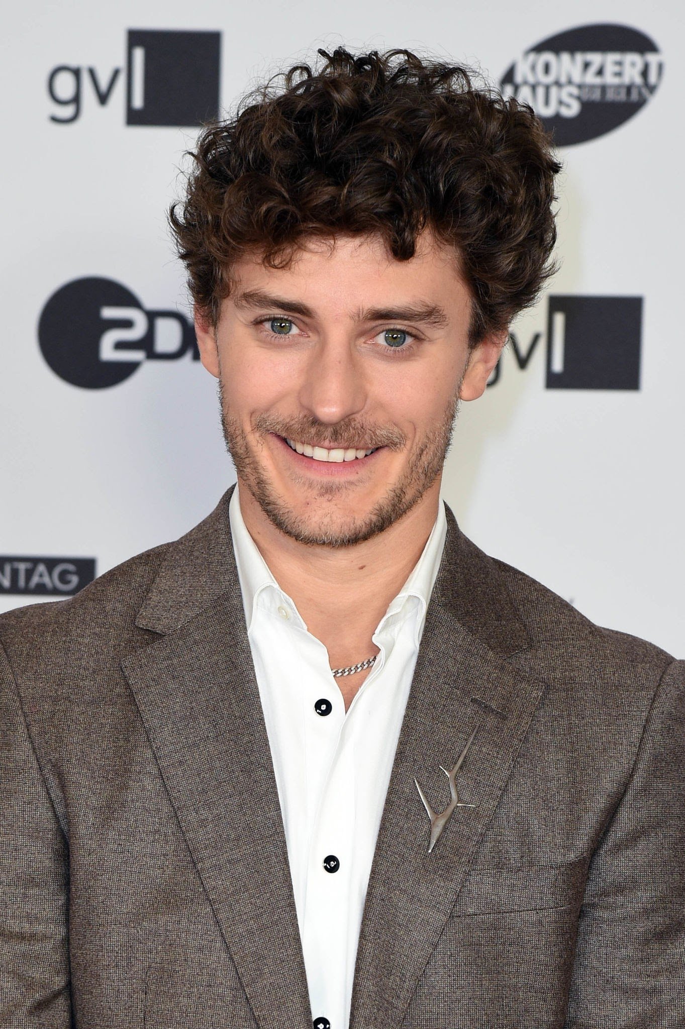 Jakub Józef Orliński backdrop