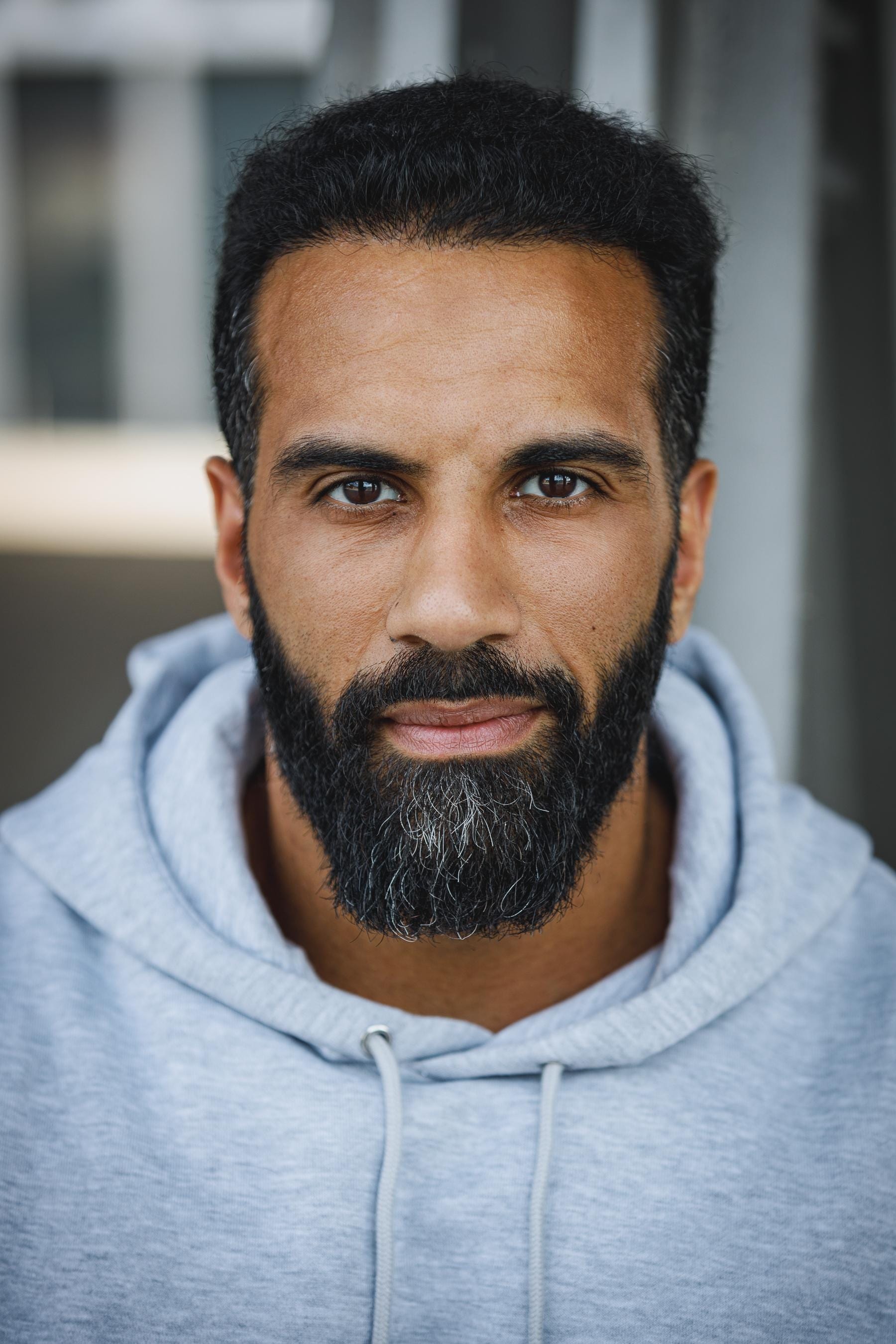 Amer El-Erwadi backdrop