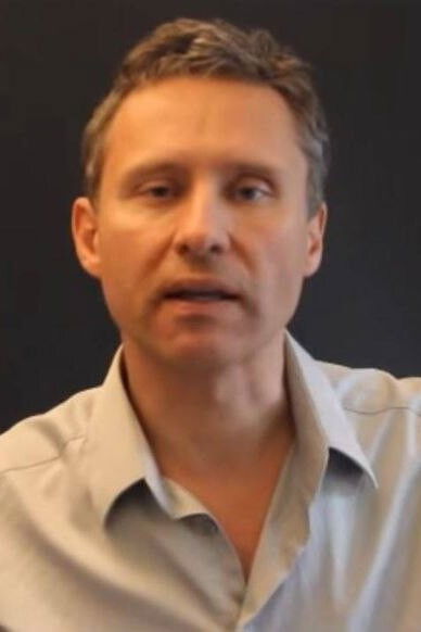 Hervé Ryssen backdrop