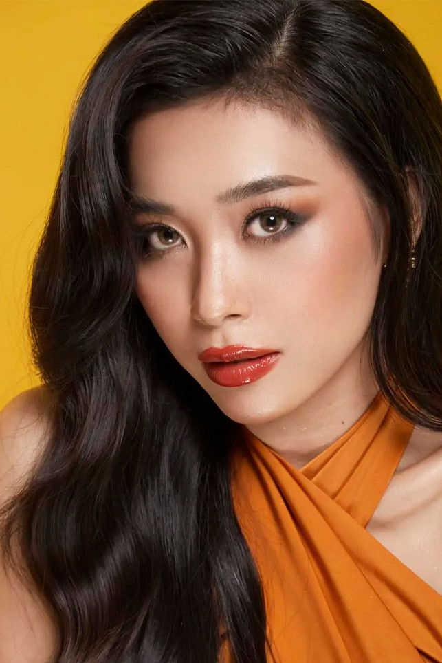 Nguyên Thảo backdrop