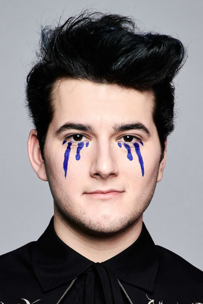 Gjon's Tears backdrop