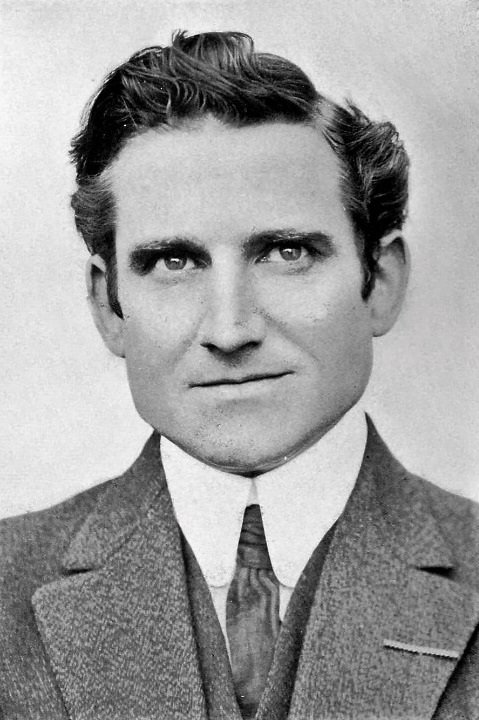 Murdock MacQuarrie backdrop